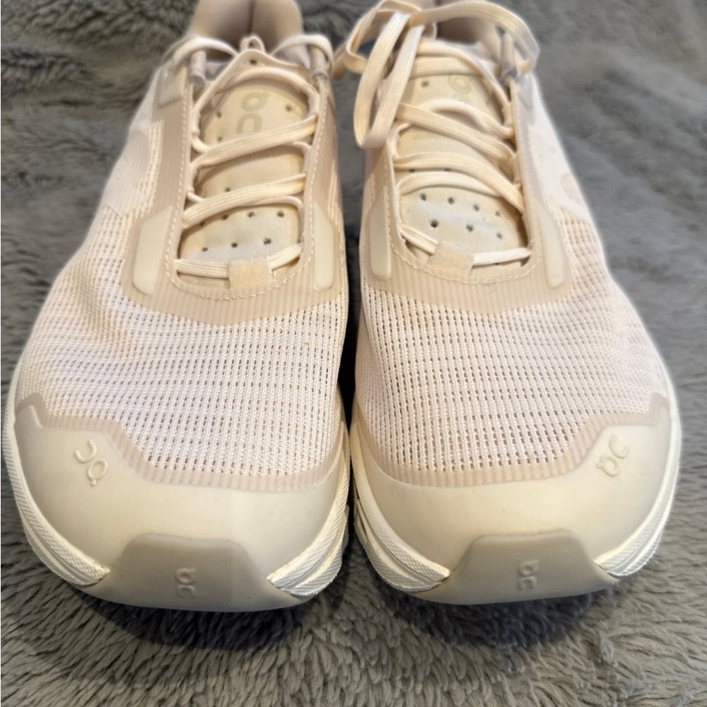 On Cloudmonster Void - image 2